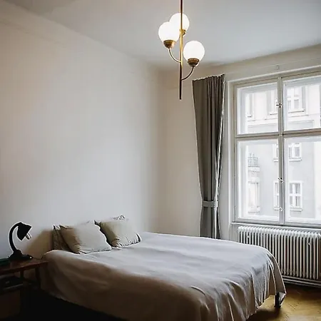 Stylish And Unique 2 Bedroom Flat With Balcony In Letna