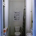 Stylish And Unique 2 Bedroom Flat With Balcony In Letna شقة