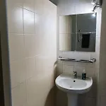 شقة Stylish And Unique 2 Bedroom Flat With Balcony In Letna *