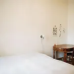 Stylish And Unique 2 Bedroom Flat With Balcony In Letna * براغ
