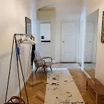 شقة Stylish And Unique 2 Bedroom Flat With Balcony In Letna