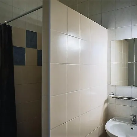 Stylish And Unique 2 Bedroom Flat With Balcony In Letna Apartamento Praga