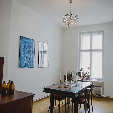 Stylish And Unique 2 Bedroom Flat With Balcony In Letna شقة براغ