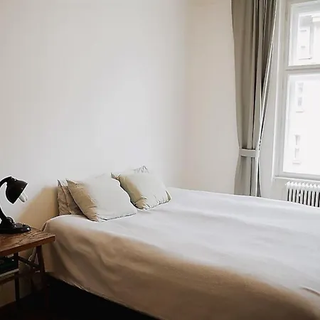 Stylish And Unique 2 Bedroom Flat With Balcony In Letna *