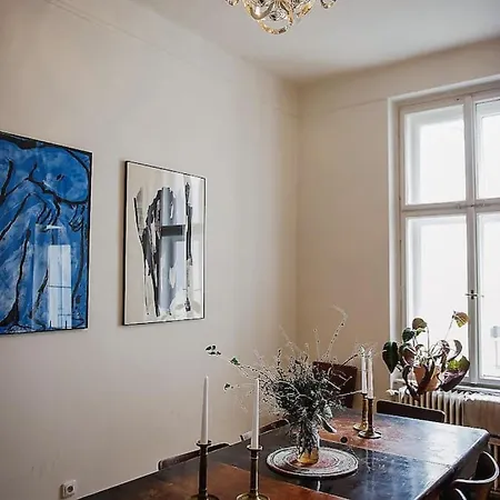Stylish And Unique 2 Bedroom Flat With Balcony In Letna Praga