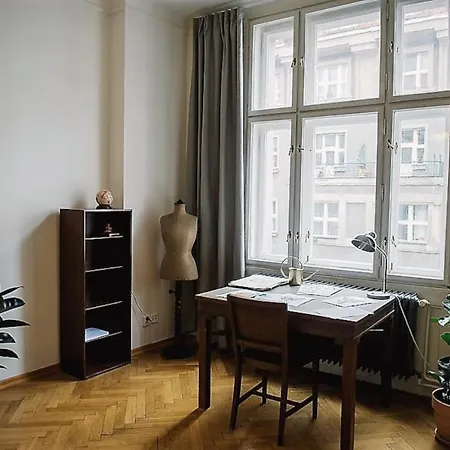 Stylish And Unique 2 Bedroom Flat With Balcony In Letna * Praga