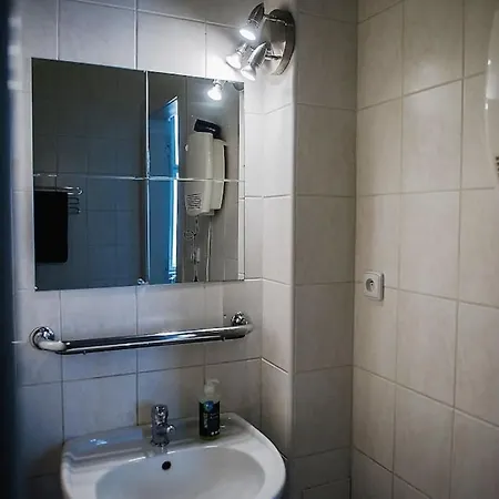 Apartment Stylish And Unique 2 Bedroom Flat With Balcony In Letna