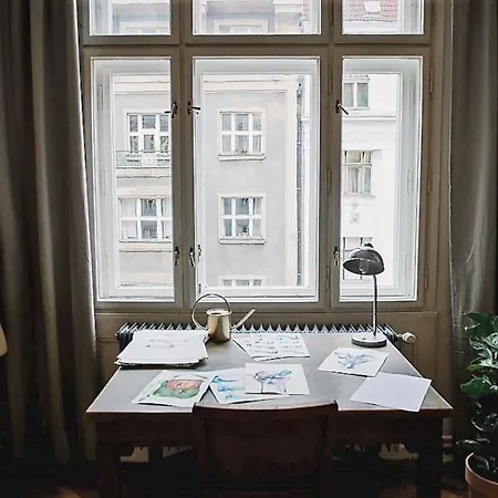 Stylish And Unique 2 Bedroom Flat With Balcony In Letna Prague