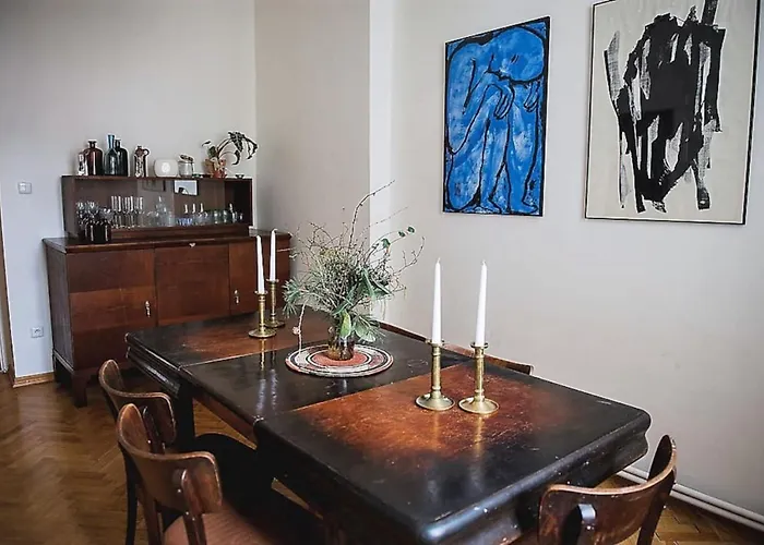 Stylish And Unique 2 Bedroom Flat With Balcony In Letna