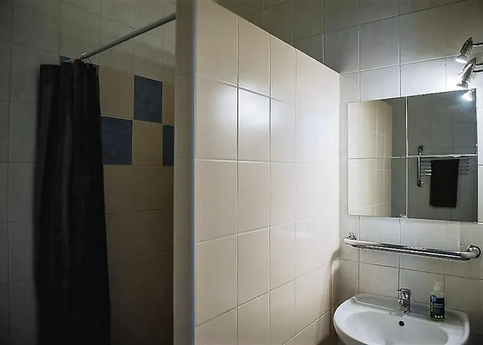Stylish And Unique 2 Bedroom Flat With Balcony In Letna Διαμέρισμα Πράγα