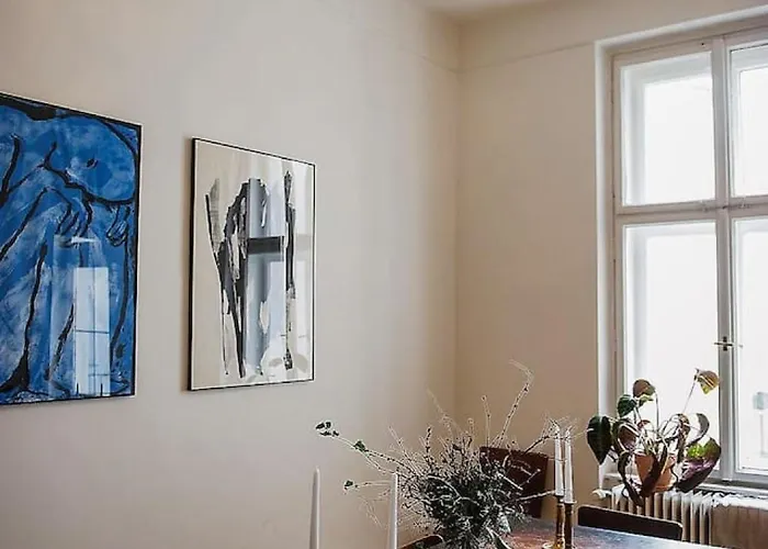 Stylish And Unique 2 Bedroom Flat With Balcony In Letna Πράγα